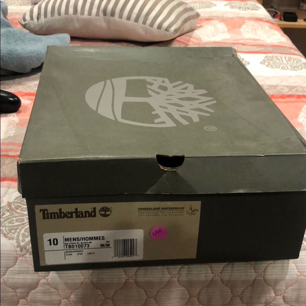Timberland boots men’s size 10 black color